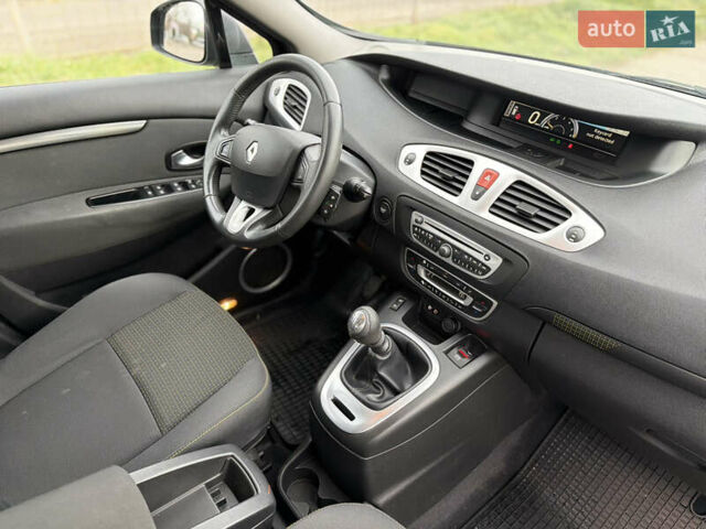 Черный Рено Гранд Сценик, объемом двигателя 1.5 л и пробегом 270 тыс. км за 6250 $, фото 45 на Automoto.ua