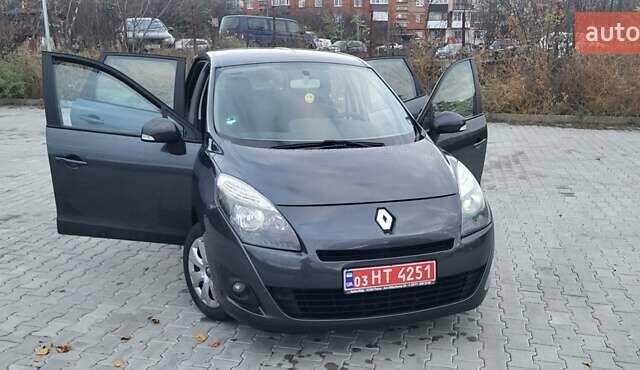 Черный Рено Гранд Сценик, объемом двигателя 1.6 л и пробегом 200 тыс. км за 8350 $, фото 1 на Automoto.ua
