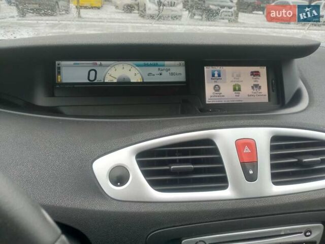 Черный Рено Гранд Сценик, объемом двигателя 1.9 л и пробегом 230 тыс. км за 7900 $, фото 14 на Automoto.ua