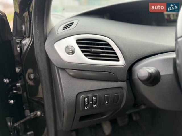 Черный Рено Гранд Сценик, объемом двигателя 1.5 л и пробегом 270 тыс. км за 6250 $, фото 22 на Automoto.ua