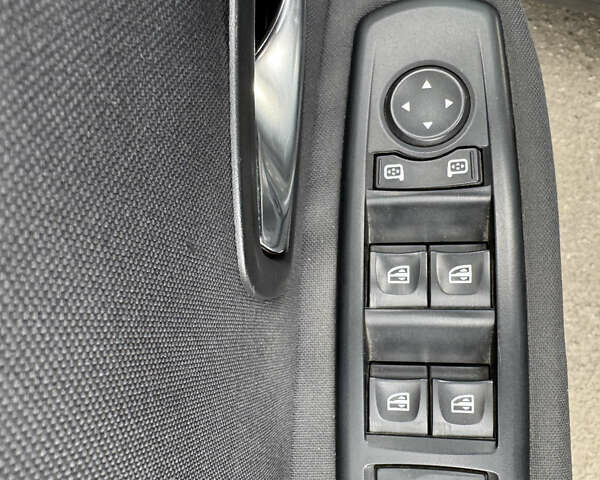 Рено Гранд Сценік 2010 у Полтаві на Automoto.ua Чорний Рено Гранд Сценік, об'ємом двигуна 1.6 л та пробігом 251 тис. км за 7500 $, фото 14 на Automoto.ua