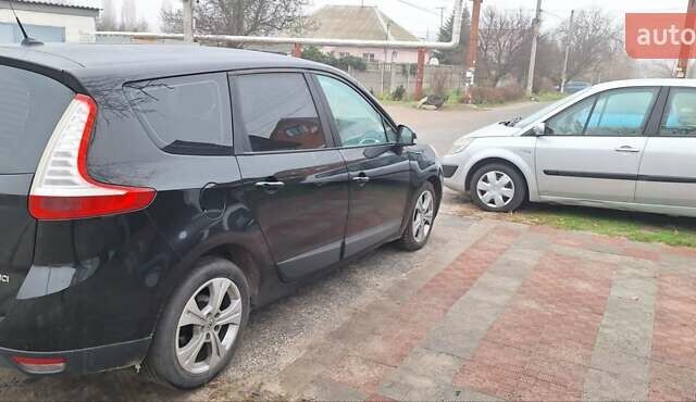 Чорний Рено Гранд Сценік, об'ємом двигуна 1.5 л та пробігом 210 тис. км за 7850 $, фото 3 на Automoto.ua