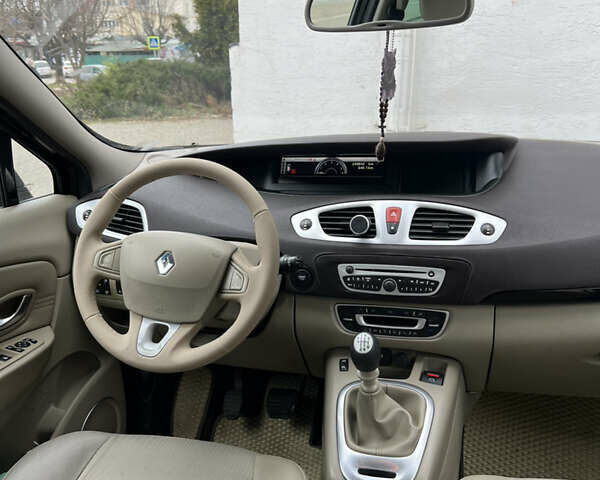 Чорний Рено Гранд Сценік, об'ємом двигуна 1.9 л та пробігом 250 тис. км за 6600 $, фото 8 на Automoto.ua