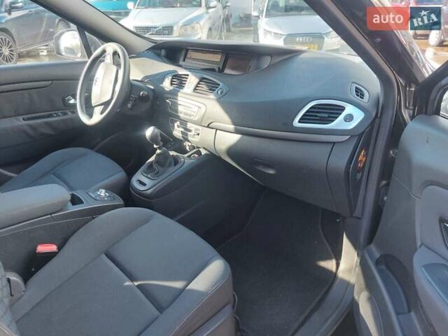 Черный Рено Гранд Сценик, объемом двигателя 1.6 л и пробегом 194 тыс. км за 6800 $, фото 4 на Automoto.ua