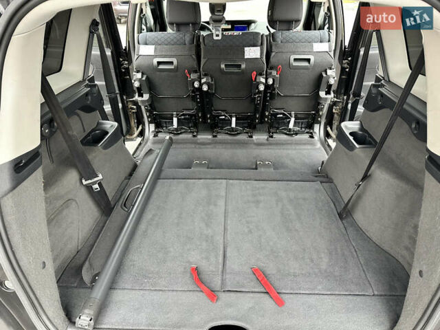 Черный Рено Гранд Сценик, объемом двигателя 1.9 л и пробегом 253 тыс. км за 7999 $, фото 35 на Automoto.ua