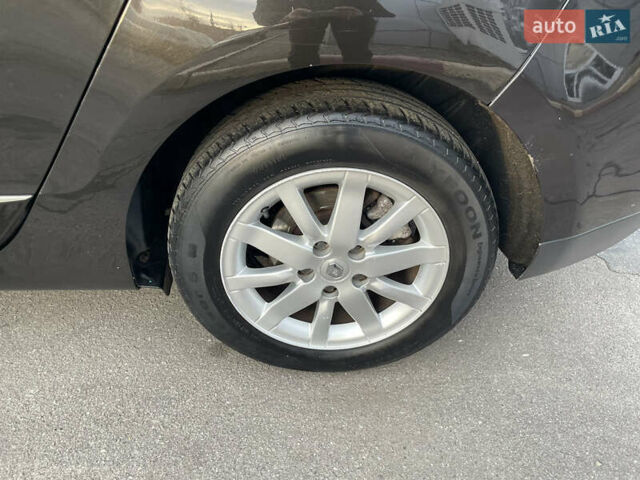 Черный Рено Гранд Сценик, объемом двигателя 1.4 л и пробегом 208 тыс. км за 6000 $, фото 32 на Automoto.ua