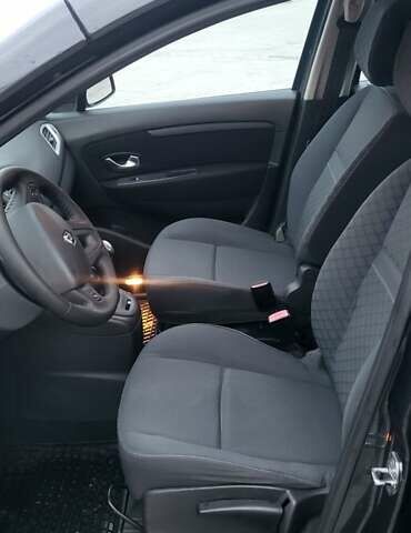 Черный Рено Гранд Сценик, объемом двигателя 1.6 л и пробегом 200 тыс. км за 8350 $, фото 13 на Automoto.ua