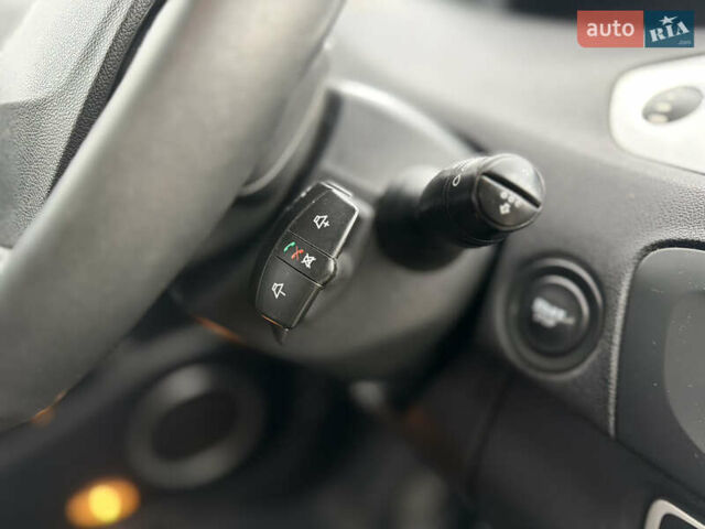 Черный Рено Гранд Сценик, объемом двигателя 1.5 л и пробегом 270 тыс. км за 6250 $, фото 49 на Automoto.ua