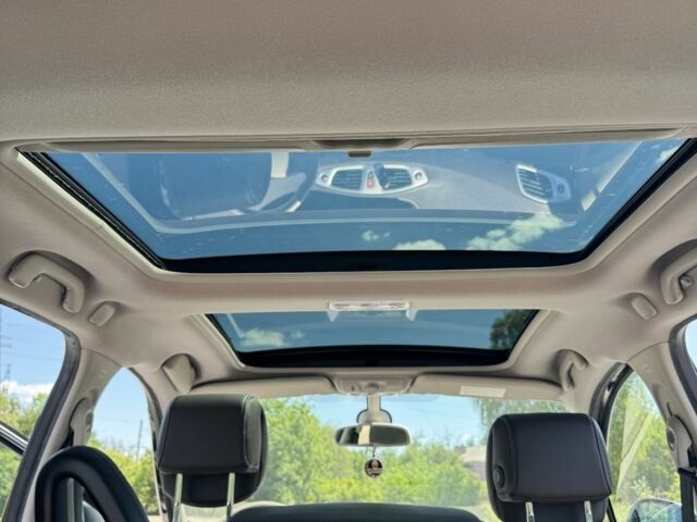 Черный Рено Гранд Сценик, объемом двигателя 2 л и пробегом 158 тыс. км за 9000 $, фото 5 на Automoto.ua