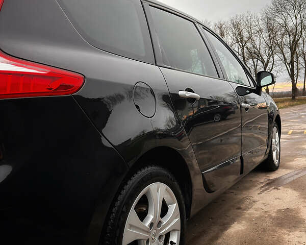 Черный Рено Гранд Сценик, объемом двигателя 1.4 л и пробегом 202 тыс. км за 6900 $, фото 7 на Automoto.ua