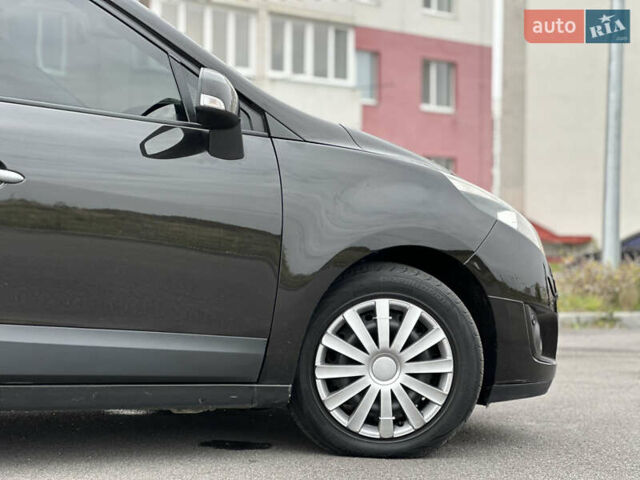 Черный Рено Гранд Сценик, объемом двигателя 1.9 л и пробегом 253 тыс. км за 7999 $, фото 7 на Automoto.ua