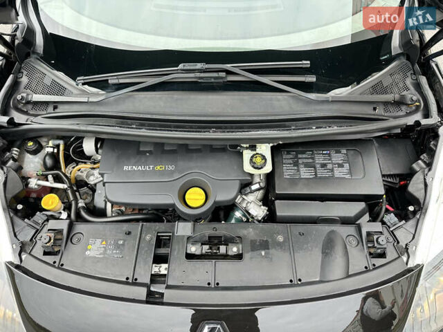 Черный Рено Гранд Сценик, объемом двигателя 1.9 л и пробегом 253 тыс. км за 7999 $, фото 88 на Automoto.ua