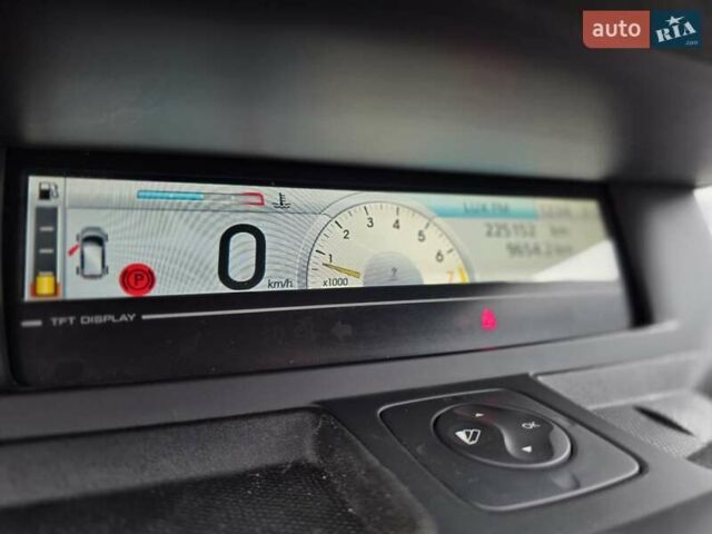 Черный Рено Гранд Сценик, объемом двигателя 1.4 л и пробегом 220 тыс. км за 5999 $, фото 38 на Automoto.ua