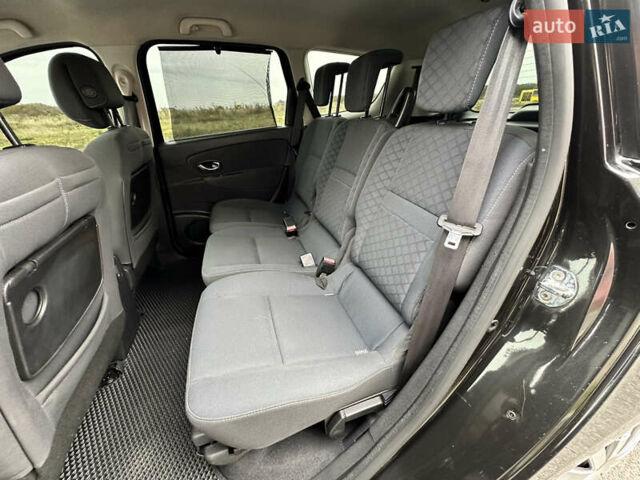 Черный Рено Гранд Сценик, объемом двигателя 1.9 л и пробегом 253 тыс. км за 7999 $, фото 48 на Automoto.ua