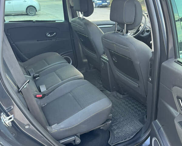 Черный Рено Гранд Сценик, объемом двигателя 1.46 л и пробегом 319 тыс. км за 7000 $, фото 15 на Automoto.ua