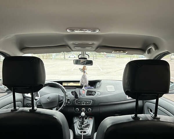 Черный Рено Гранд Сценик, объемом двигателя 1.5 л и пробегом 196 тыс. км за 7600 $, фото 6 на Automoto.ua