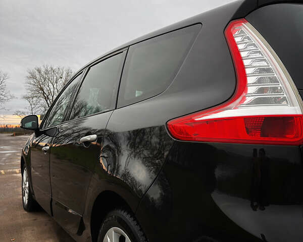 Черный Рено Гранд Сценик, объемом двигателя 1.4 л и пробегом 202 тыс. км за 6900 $, фото 11 на Automoto.ua