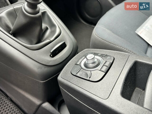 Черный Рено Гранд Сценик, объемом двигателя 1.9 л и пробегом 253 тыс. км за 7999 $, фото 75 на Automoto.ua