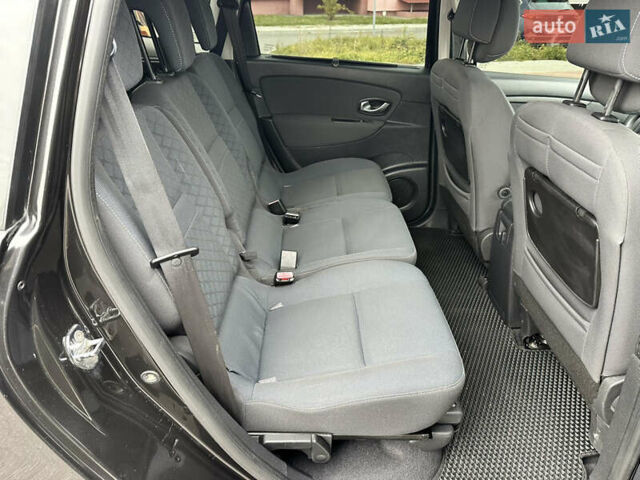 Черный Рено Гранд Сценик, объемом двигателя 1.9 л и пробегом 253 тыс. км за 7999 $, фото 40 на Automoto.ua