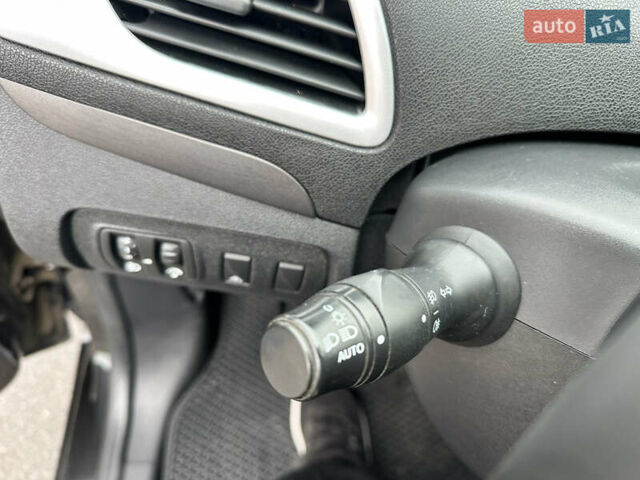 Черный Рено Гранд Сценик, объемом двигателя 1.9 л и пробегом 253 тыс. км за 7999 $, фото 67 на Automoto.ua