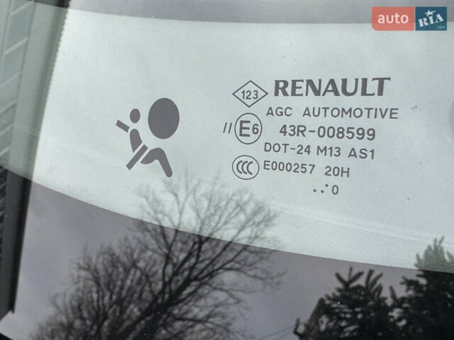 Рено Гранд Сценік 2010 у Полтаві на Automoto.ua Чорний Рено Гранд Сценік, об'ємом двигуна 1.6 л та пробігом 251 тис. км за 7500 $, фото 8 на Automoto.ua