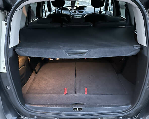 Черный Рено Гранд Сценик, объемом двигателя 1.9 л и пробегом 257 тыс. км за 6800 $, фото 5 на Automoto.ua