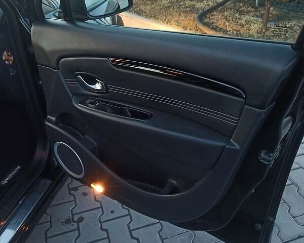 Чорний Рено Гранд Сценік, об'ємом двигуна 1.9 л та пробігом 265 тис. км за 7600 $, фото 25 на Automoto.ua