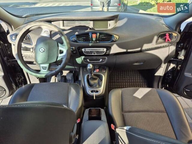 Черный Рено Гранд Сценик, объемом двигателя 1.87 л и пробегом 360 тыс. км за 7500 $, фото 5 на Automoto.ua