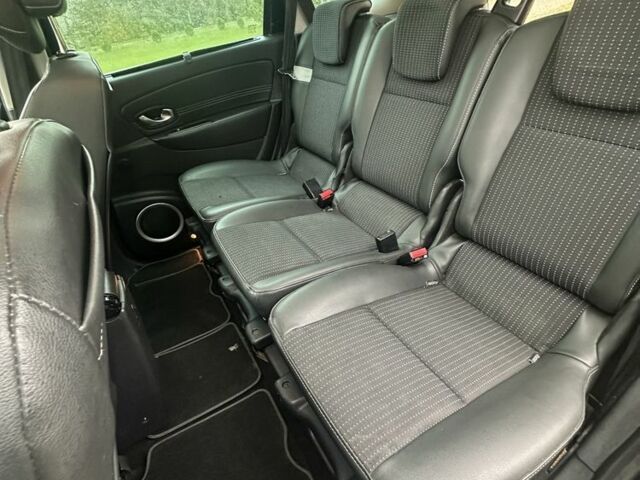 Черный Рено Гранд Сценик, объемом двигателя 1.4 л и пробегом 242 тыс. км за 6600 $, фото 7 на Automoto.ua