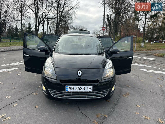 Черный Рено Гранд Сценик, объемом двигателя 2 л и пробегом 232 тыс. км за 8500 $, фото 68 на Automoto.ua