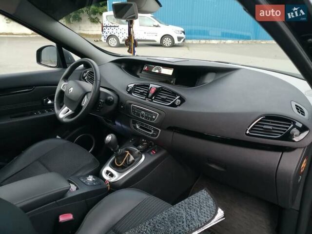 Чорний Рено Гранд Сценік, об'ємом двигуна 1.6 л та пробігом 242 тис. км за 8200 $, фото 1 на Automoto.ua