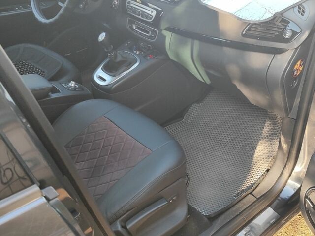 Черный Рено Гранд Сценик, объемом двигателя 1.6 л и пробегом 253 тыс. км за 8000 $, фото 8 на Automoto.ua