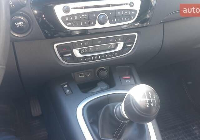 Рено Гранд Сценик 2011 в Харькове на Automoto.ua Черный Рено Гранд Сценик, объемом двигателя 1.4 л и пробегом 260 тыс. км за 9900 $, фото 7 на Automoto.ua