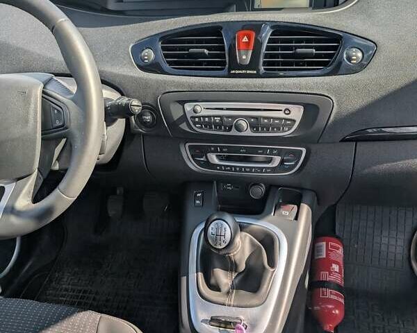 Чорний Рено Гранд Сценік, об'ємом двигуна 1.5 л та пробігом 239 тис. км за 7450 $, фото 47 на Automoto.ua