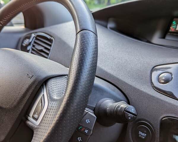 Рено Гранд Сценик 2011 в Луцке на Automoto.ua Черный Рено Гранд Сценик, объемом двигателя 2 л и пробегом 219 тыс. км за 9949 $, фото 19 на Automoto.ua