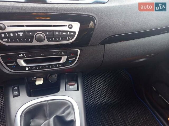 Черный Рено Гранд Сценик, объемом двигателя 1.9 л и пробегом 275 тыс. км за 7400 $, фото 28 на Automoto.ua