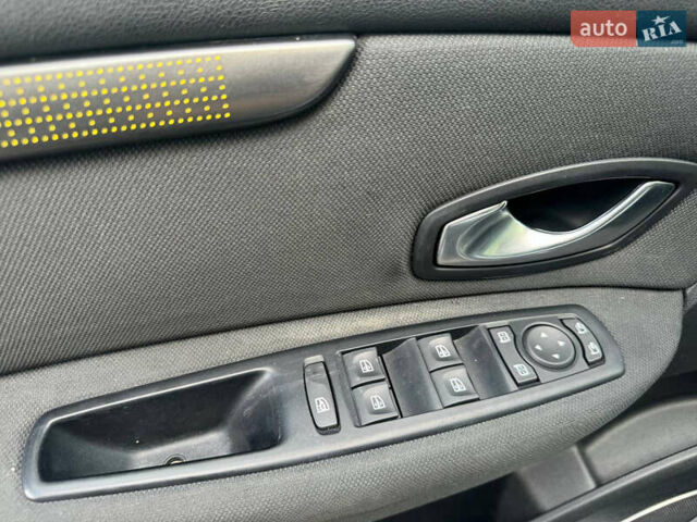 Чорний Рено Гранд Сценік, об'ємом двигуна 1.4 л та пробігом 230 тис. км за 7400 $, фото 4 на Automoto.ua