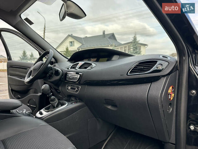 Черный Рено Гранд Сценик, объемом двигателя 2 л и пробегом 232 тыс. км за 8500 $, фото 58 на Automoto.ua