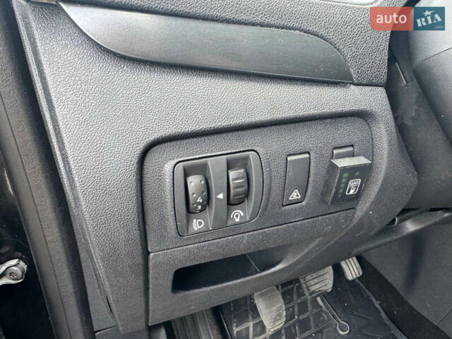 Чорний Рено Гранд Сценік, об'ємом двигуна 1.4 л та пробігом 230 тис. км за 7400 $, фото 5 на Automoto.ua