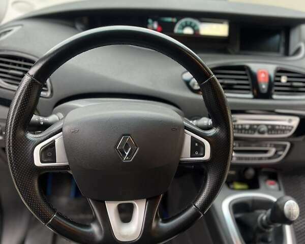 Чорний Рено Гранд Сценік, об'ємом двигуна 1.9 л та пробігом 270 тис. км за 7555 $, фото 3 на Automoto.ua