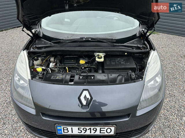 Черный Рено Гранд Сценик, объемом двигателя 1.6 л и пробегом 174 тыс. км за 7450 $, фото 43 на Automoto.ua