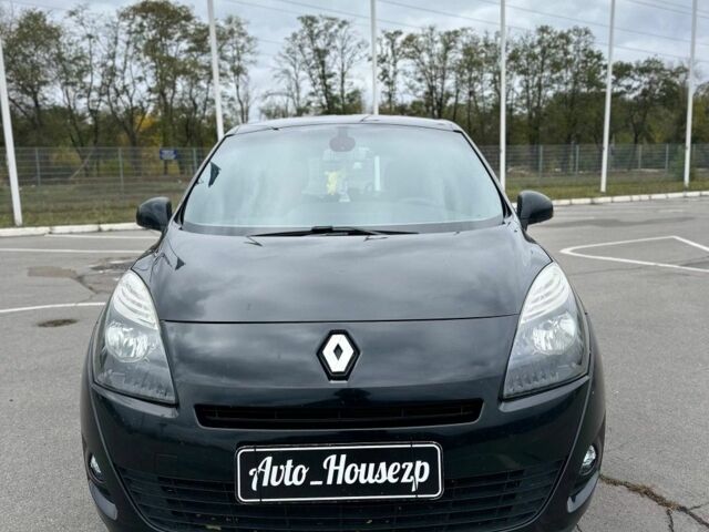 Черный Рено Гранд Сценик, объемом двигателя 0 л и пробегом 250 тыс. км за 7800 $, фото 1 на Automoto.ua