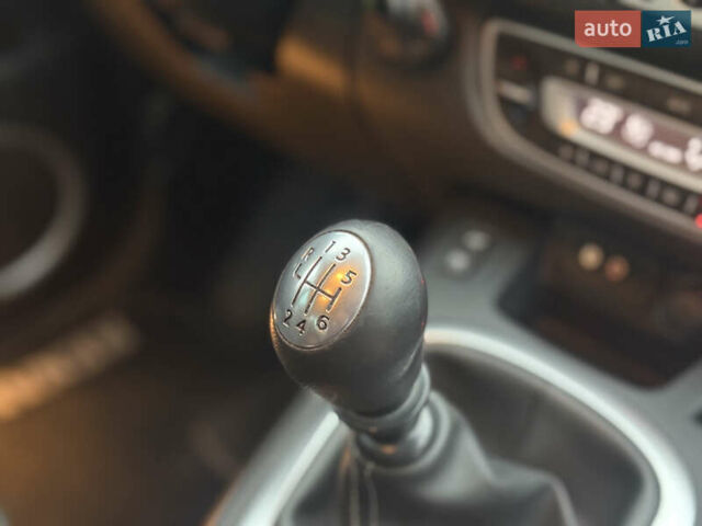 Черный Рено Гранд Сценик, объемом двигателя 1.6 л и пробегом 213 тыс. км за 8250 $, фото 33 на Automoto.ua