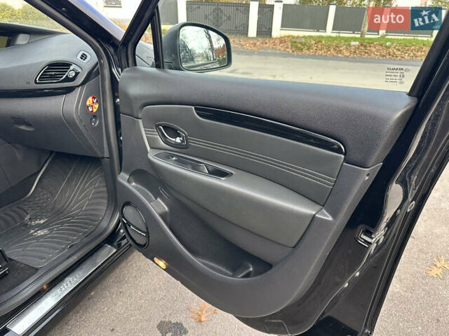 Черный Рено Гранд Сценик, объемом двигателя 2 л и пробегом 232 тыс. км за 8500 $, фото 53 на Automoto.ua