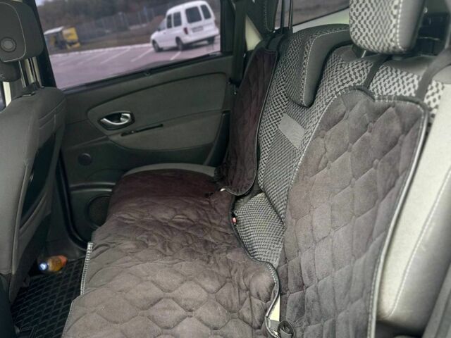 Черный Рено Гранд Сценик, объемом двигателя 0 л и пробегом 250 тыс. км за 7800 $, фото 7 на Automoto.ua