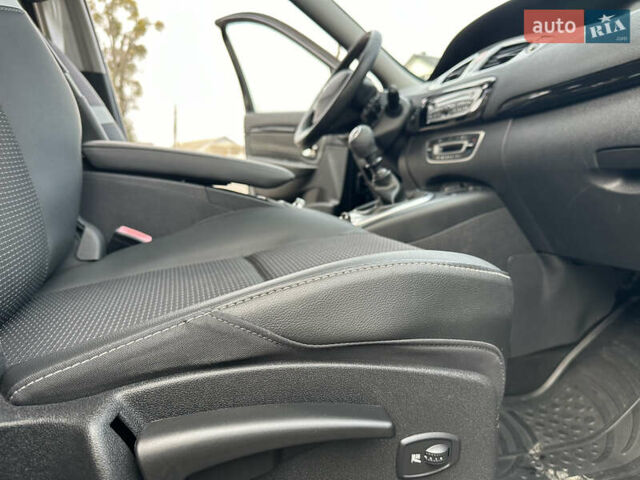 Черный Рено Гранд Сценик, объемом двигателя 2 л и пробегом 232 тыс. км за 8500 $, фото 57 на Automoto.ua