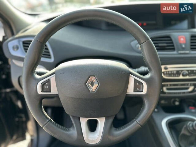 Чорний Рено Гранд Сценік, об'ємом двигуна 1.6 л та пробігом 198 тис. км за 7500 $, фото 18 на Automoto.ua