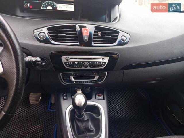 Черный Рено Гранд Сценик, объемом двигателя 1.9 л и пробегом 275 тыс. км за 7400 $, фото 25 на Automoto.ua