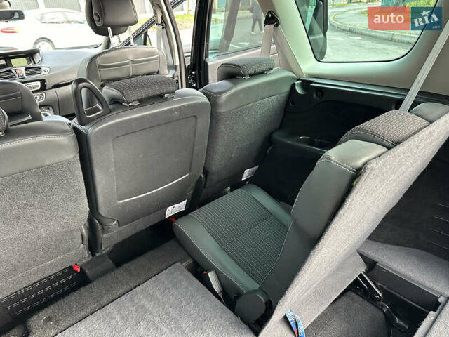 Черный Рено Гранд Сценик, объемом двигателя 2 л и пробегом 232 тыс. км за 8500 $, фото 48 на Automoto.ua