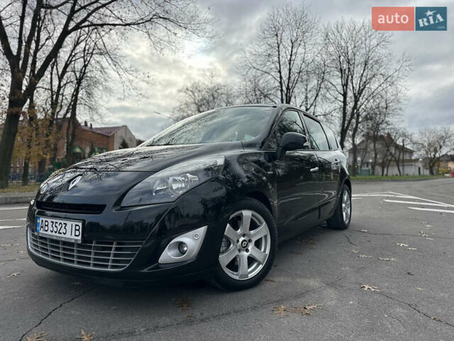 Черный Рено Гранд Сценик, объемом двигателя 2 л и пробегом 232 тыс. км за 8500 $, фото 4 на Automoto.ua